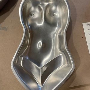 Wilton woman cake pan